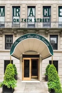 دانلود فیلم Miracle on 74th Street 2025 بدون سانسور